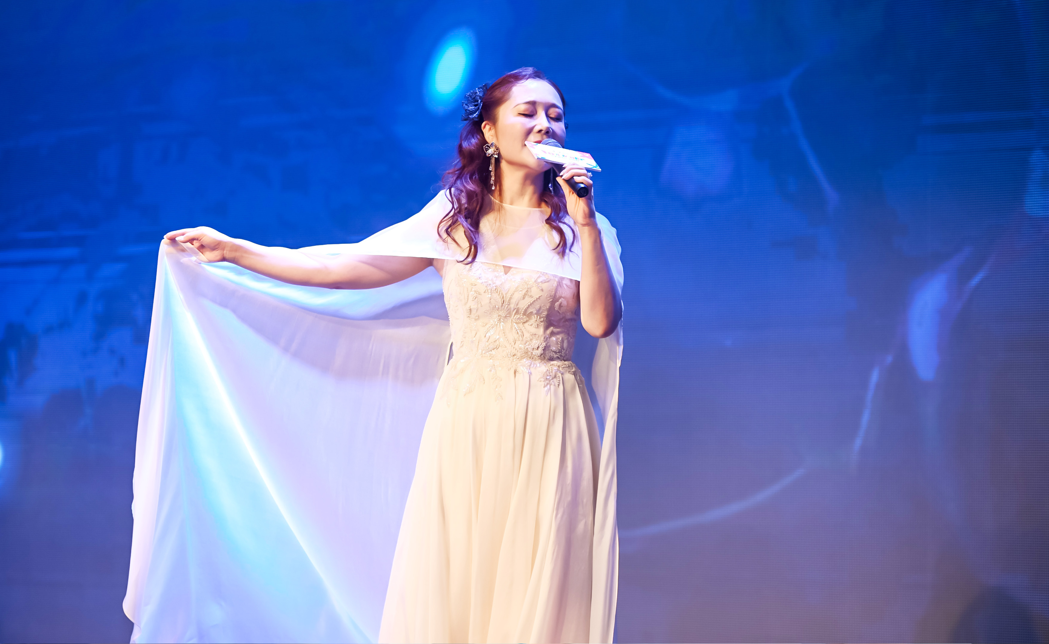 做一朵盛开的水上花 | 专访华语歌手王菲菲公益项目花样童行助力儿童